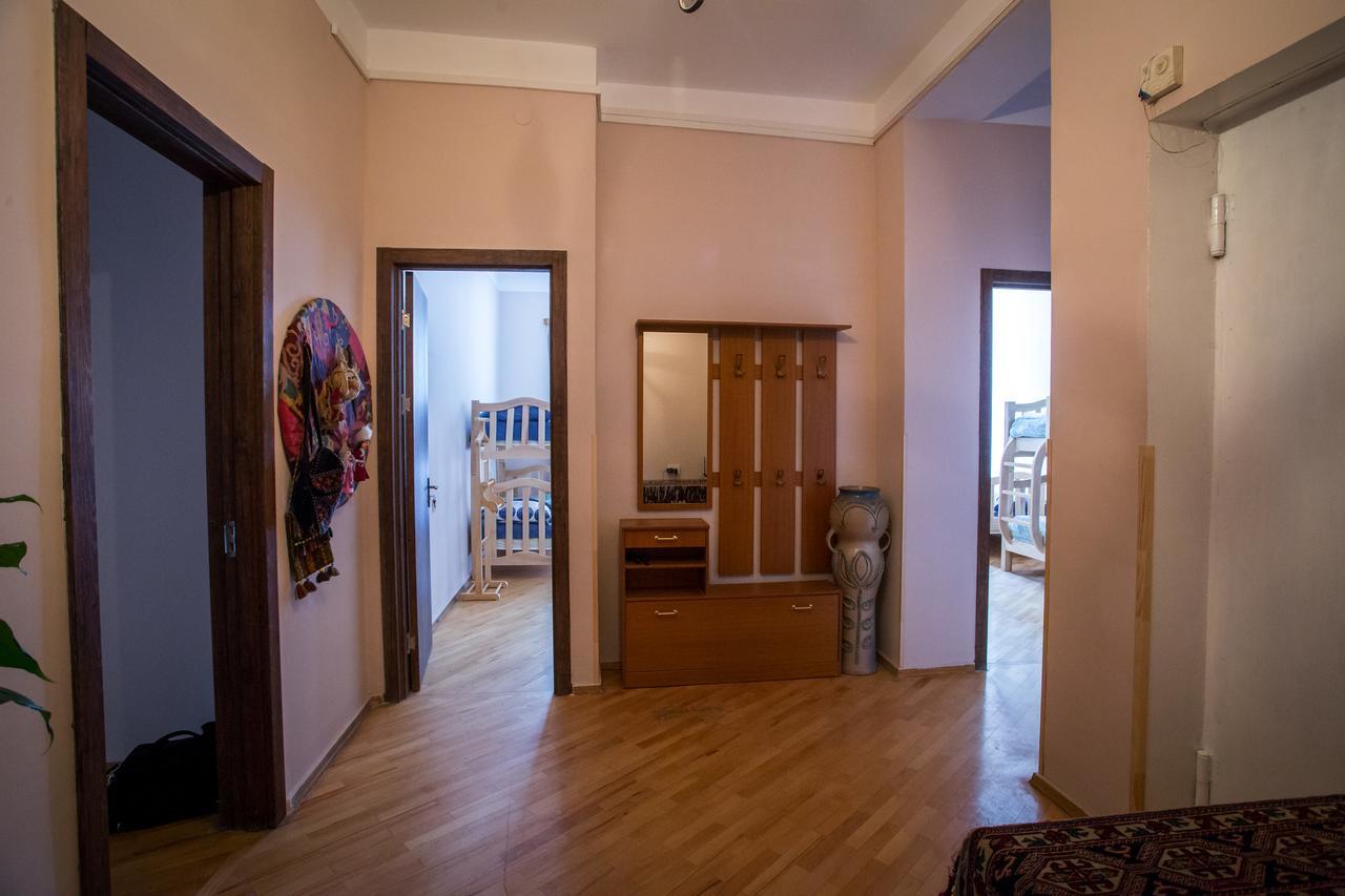 Guesthouse Hillside Tbilisi Bagian luar foto