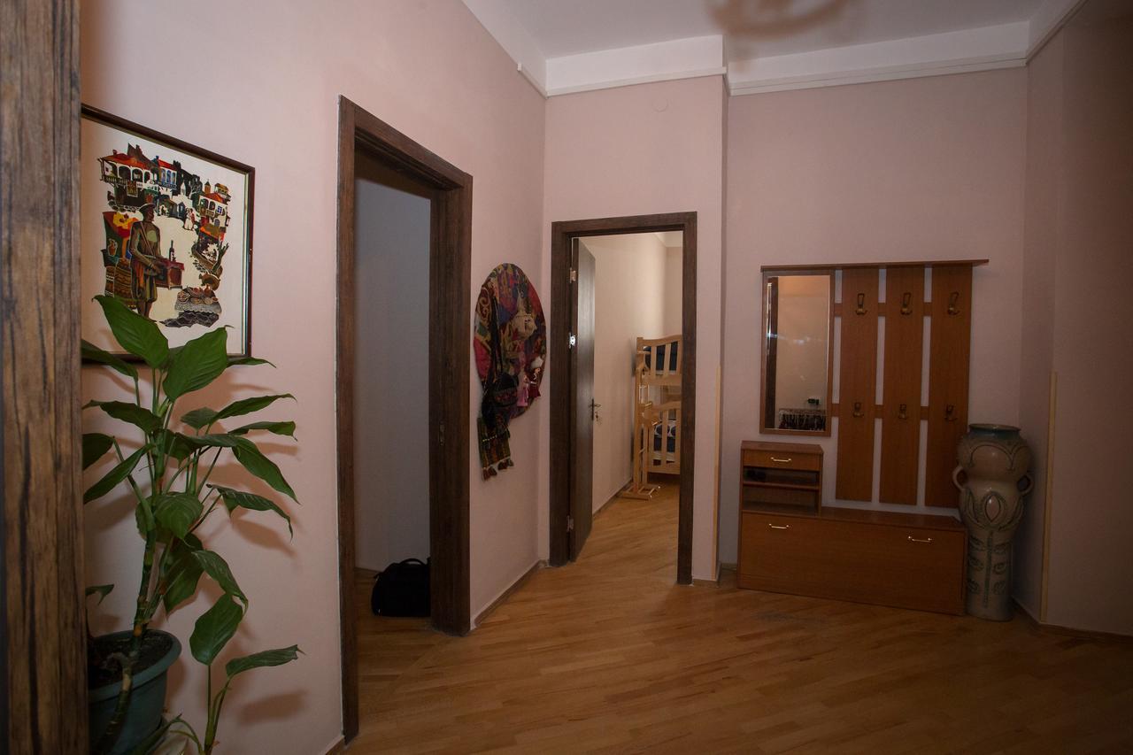 Guesthouse Hillside Tbilisi Bagian luar foto