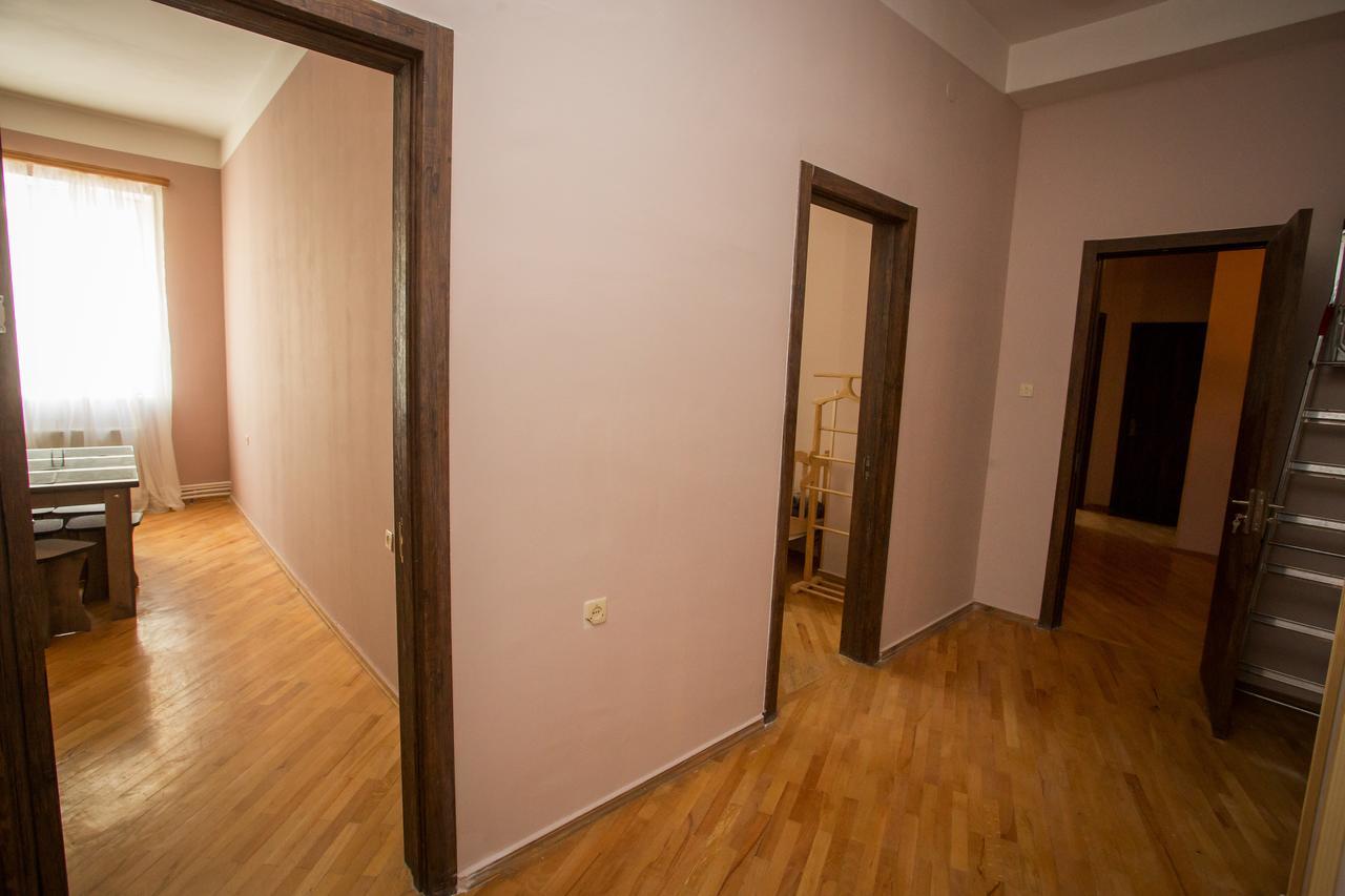 Guesthouse Hillside Tbilisi Bagian luar foto