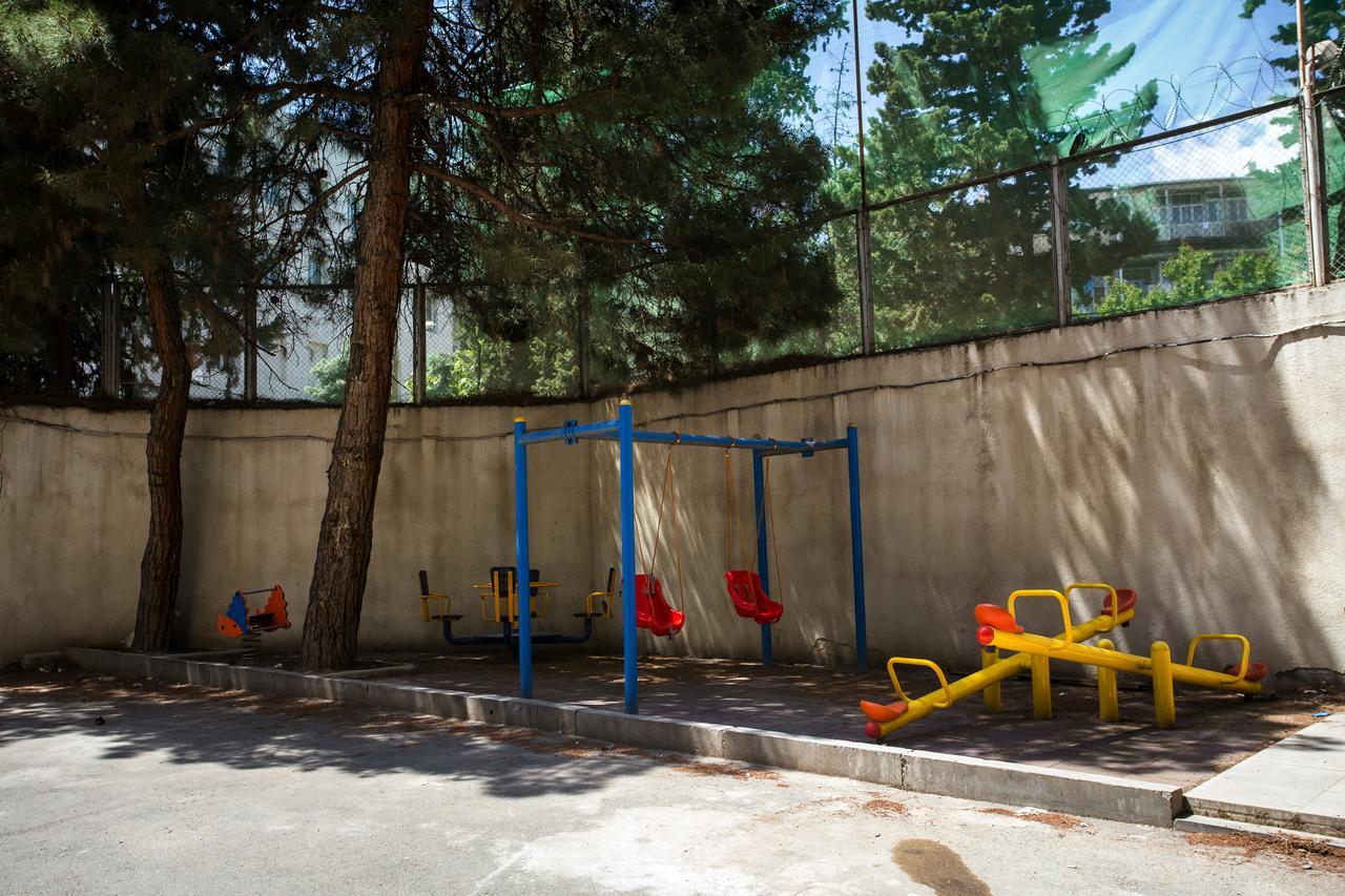 Guesthouse Hillside Tbilisi Bagian luar foto